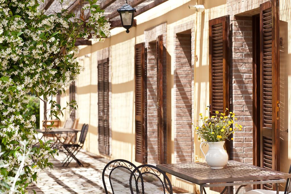 Casale Pundarika Pension Riparbella Buitenkant foto