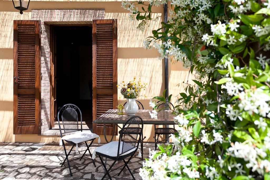 Casale Pundarika Pension Riparbella Buitenkant foto