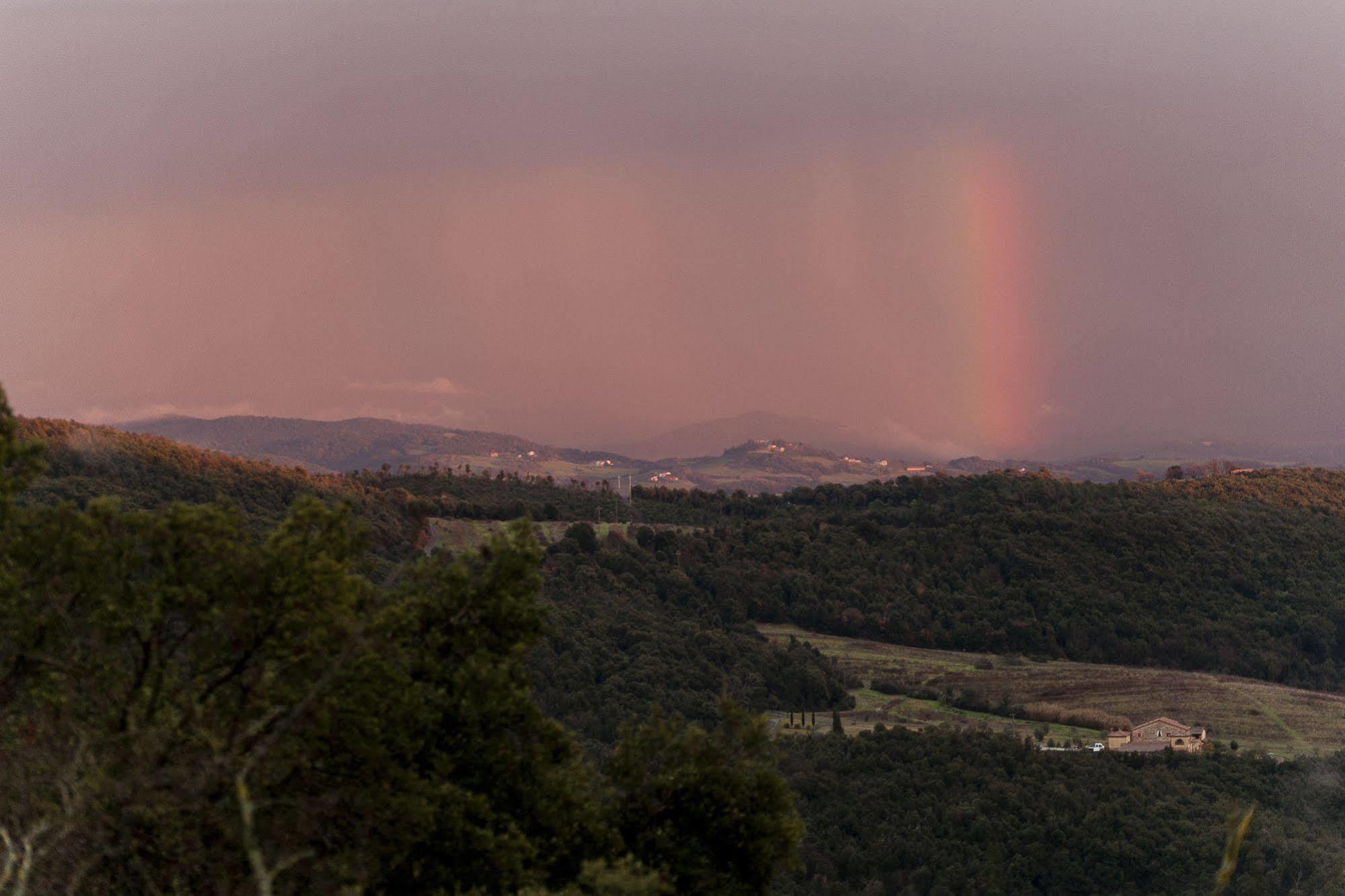 Casale Pundarika Pension Riparbella Buitenkant foto