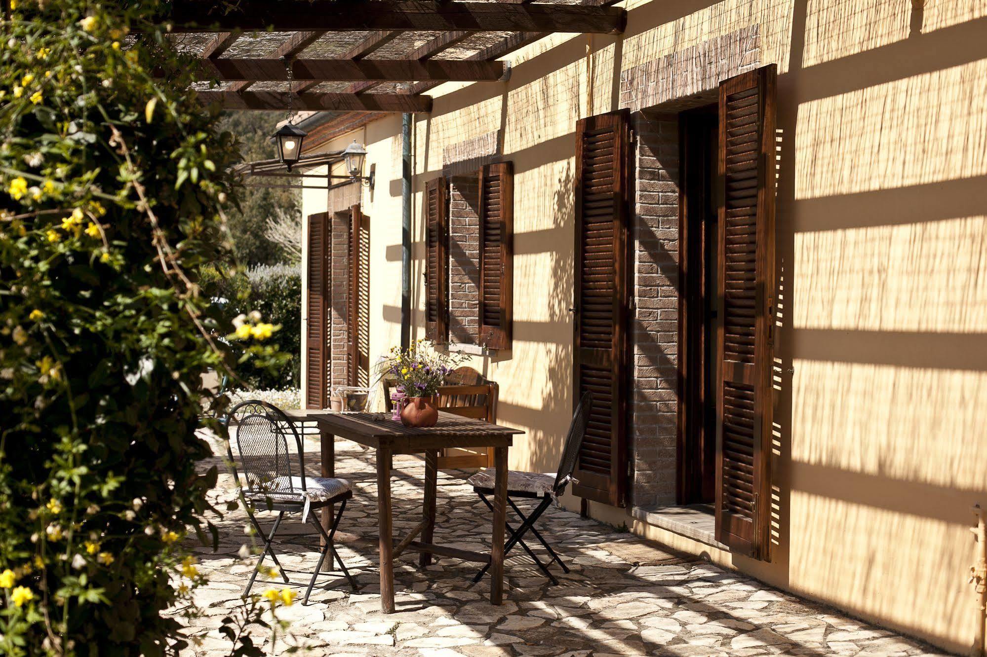 Casale Pundarika Pension Riparbella Buitenkant foto