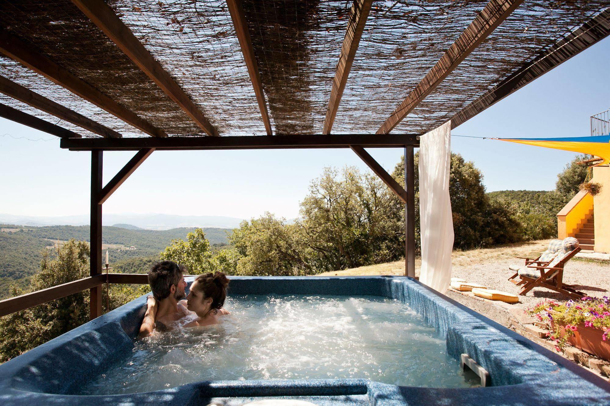 Casale Pundarika Pension Riparbella Buitenkant foto